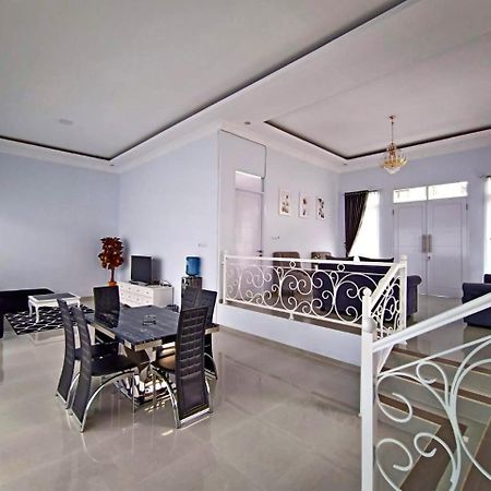 Villa Tiara 2 Cikundul Exterior photo