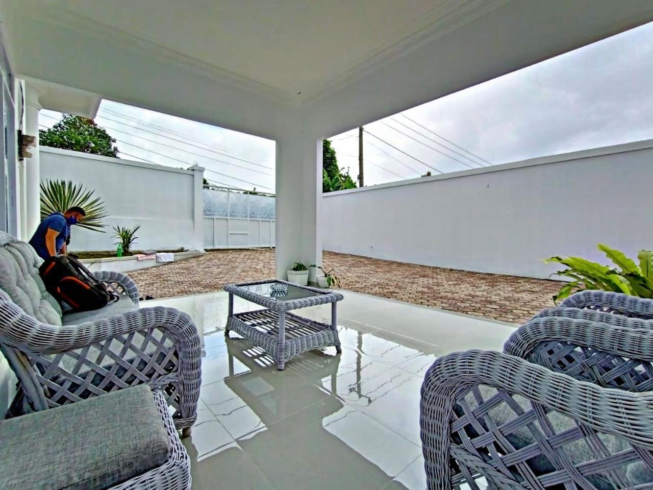 Villa Tiara 2 Cikundul Exterior photo